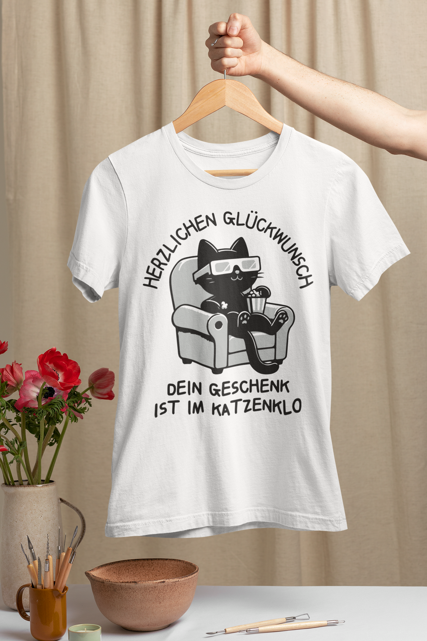 Dein Geschenk ist im Katzenklo - Premium Organic T-Shirt für Frauen